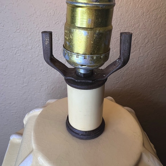 1970s Yellow Ceramic Tea Caddy Lamp | Faux Bamboo Chinoiserie - Picture 3 of 8